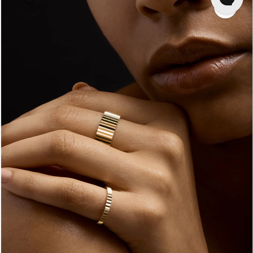 Ring Concierge Slim Gold Fluted Ring Size 4.5
